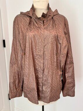 Chico's Zenergy lightweight jacket with contrast details SZ 3
